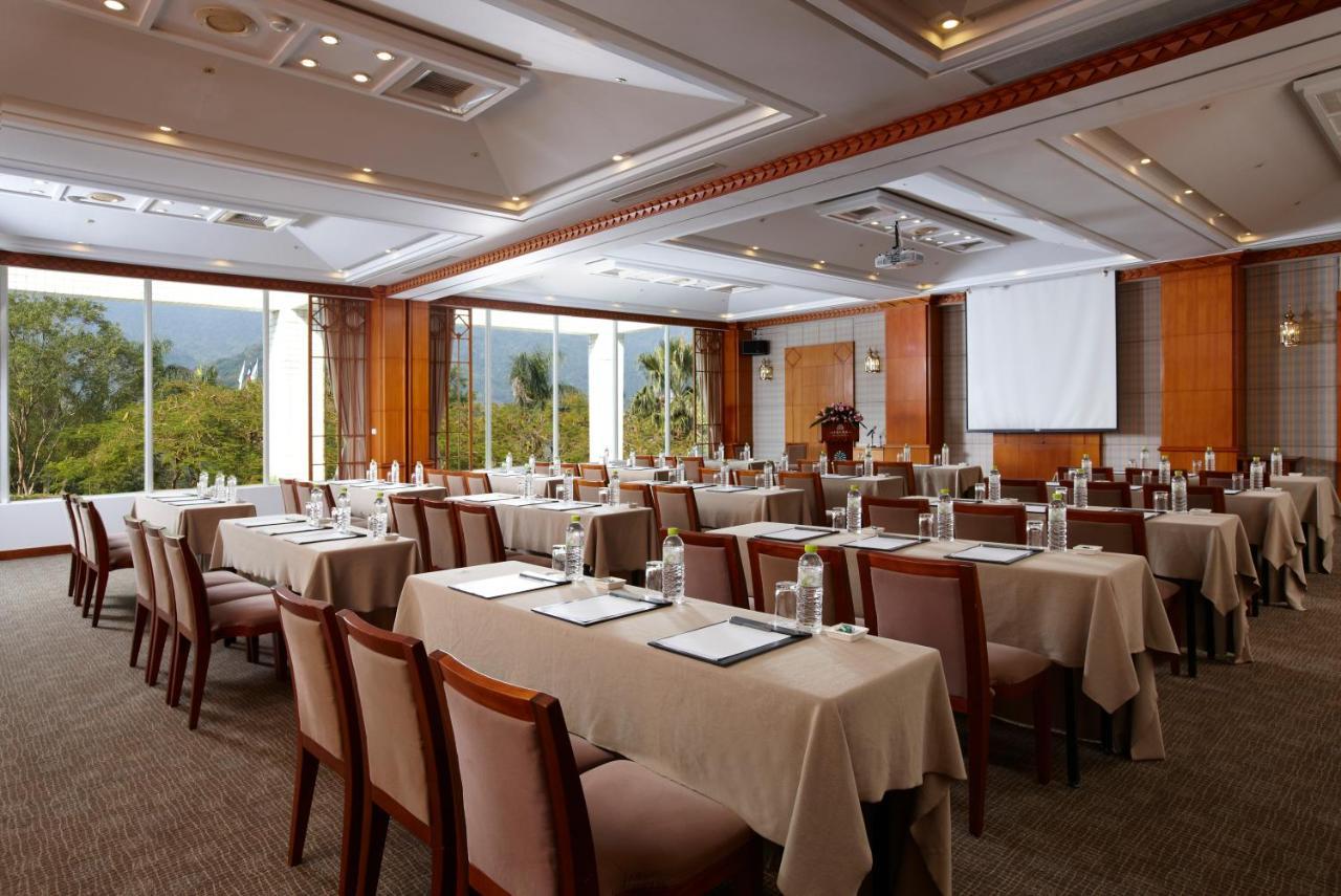 Hotel Royal Chihpin Wenquan Esterno foto The meeting room