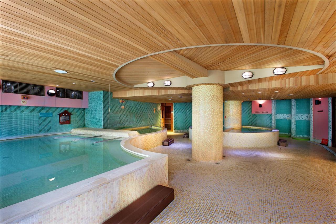 Hotel Royal Chihpin Wenquan Esterno foto A modern onsen in Japan