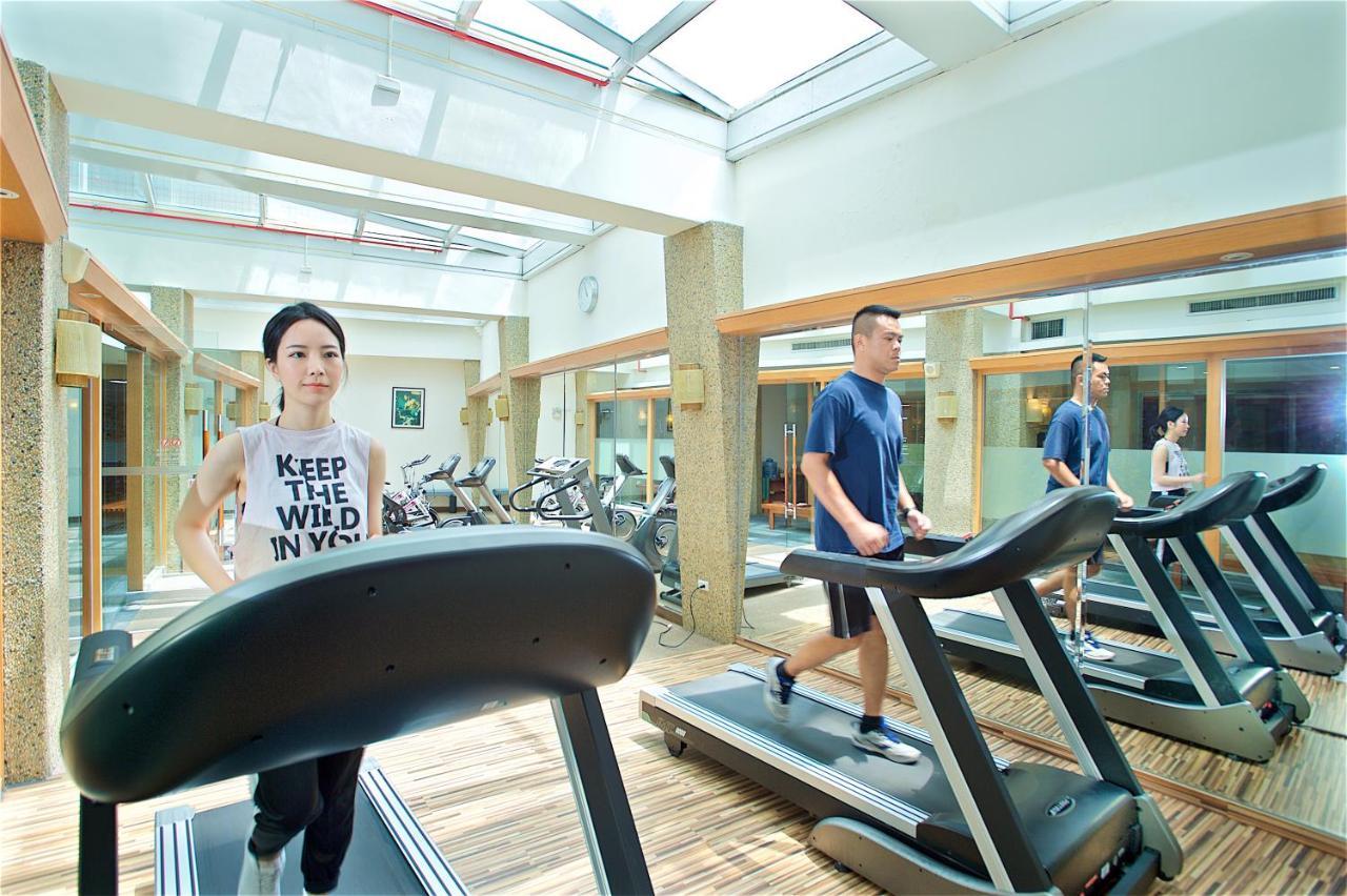 Hotel Royal Chihpin Wenquan Esterno foto The gym at the hotel