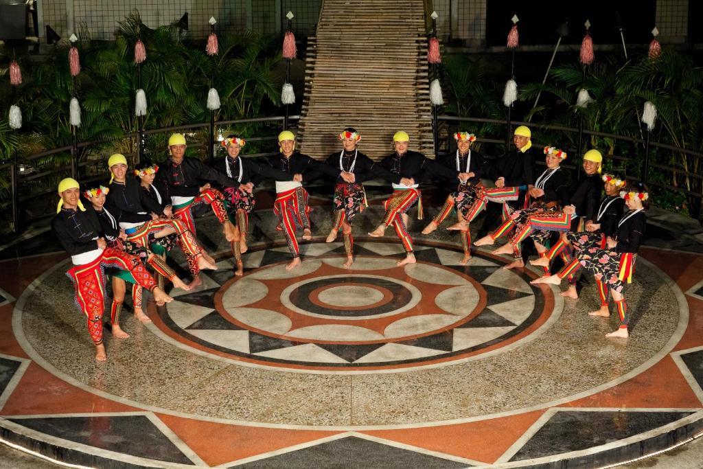 Hotel Royal Chihpin Wenquan Esterno foto The Tausug Tausug people of Sulu, Philippines