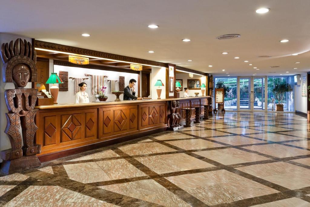 Hotel Royal Chihpin Wenquan Esterno foto The lobby of the hotel
