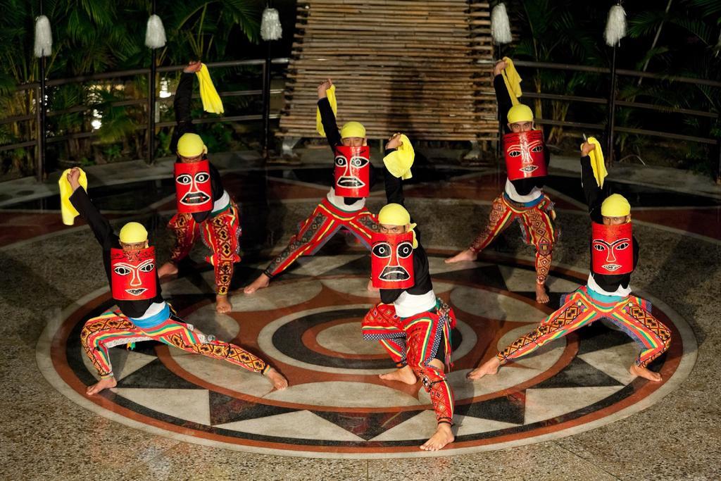 Hotel Royal Chihpin Wenquan Esterno foto The traditional dance of the Tausug people