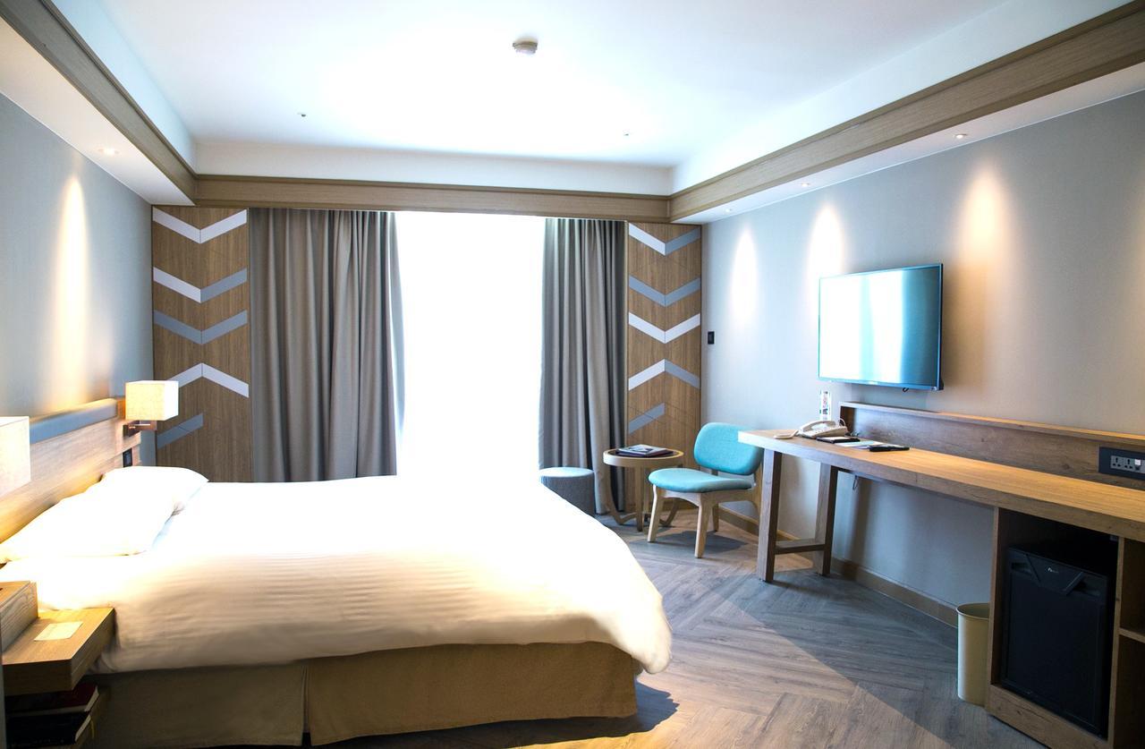 Hotel Royal Chihpin Wenquan Esterno foto A room at the hotel